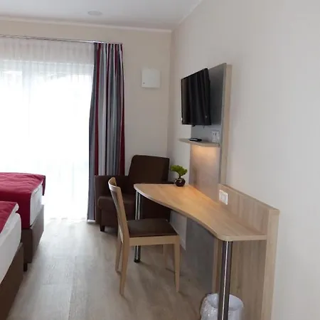 Hotel Ladiges Holm (Plon)