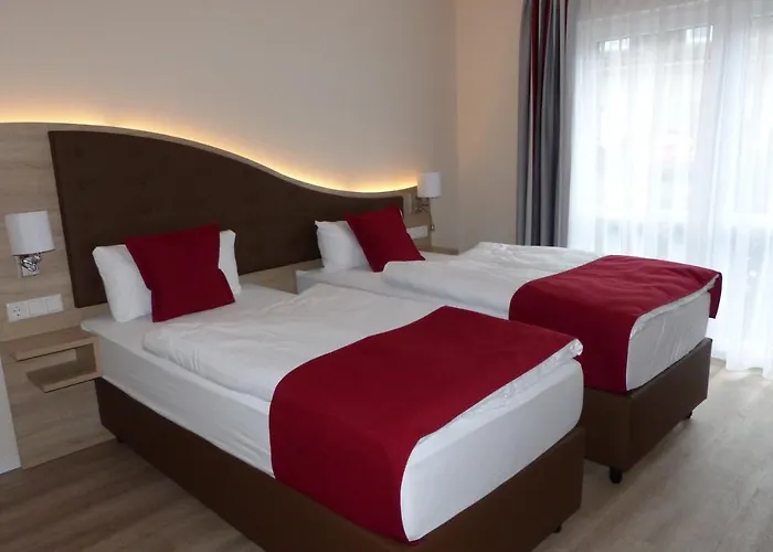 Ladiges * Holm (Plon)